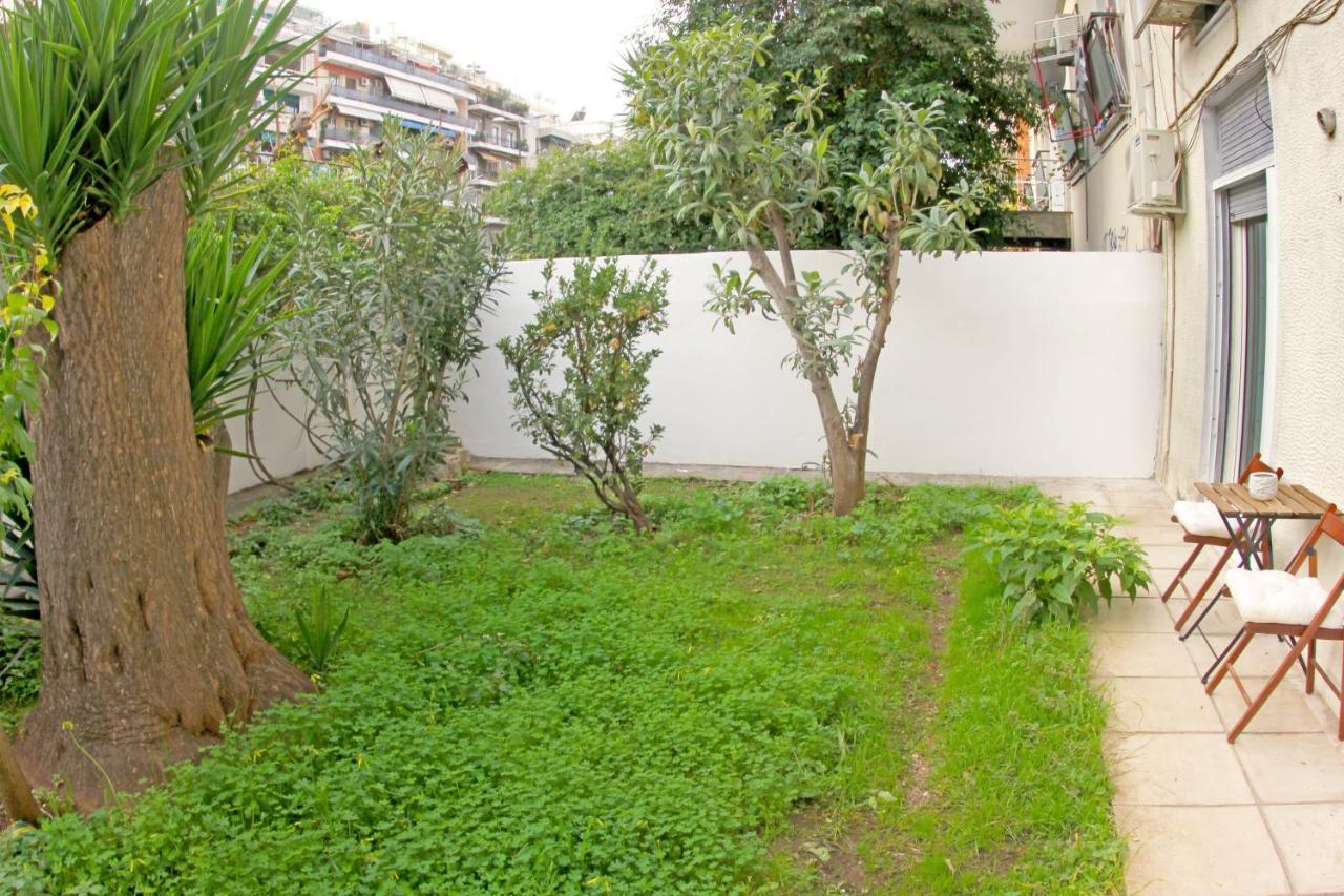 Stylish City Center Garden Apartment Atene Esterno foto
