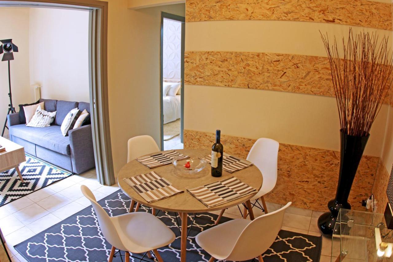Stylish City Center Garden Apartment Atene Esterno foto