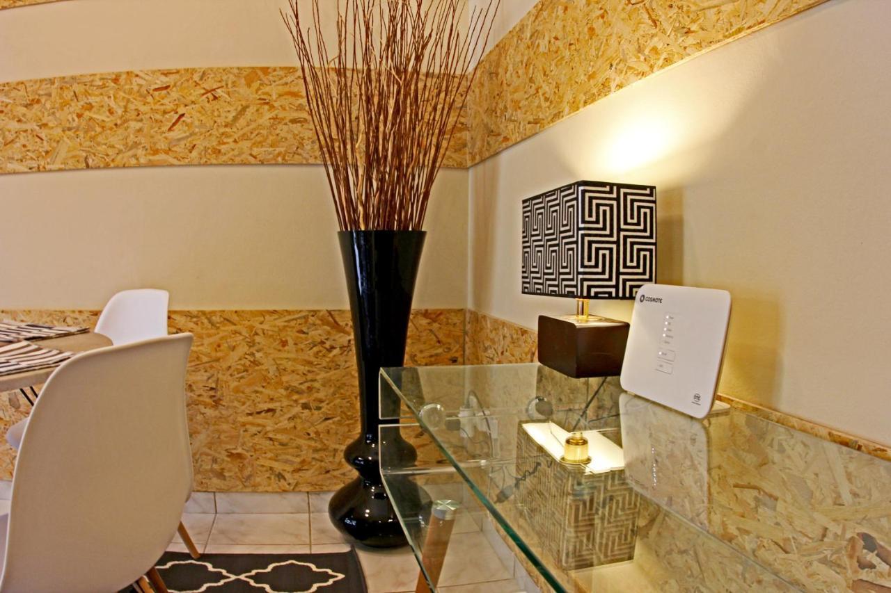 Stylish City Center Garden Apartment Atene Esterno foto