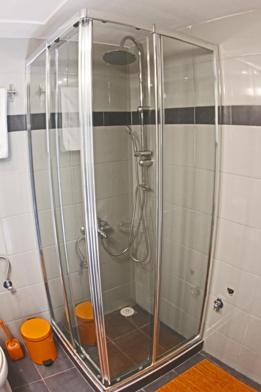 Stylish City Center Garden Apartment Atene Esterno foto