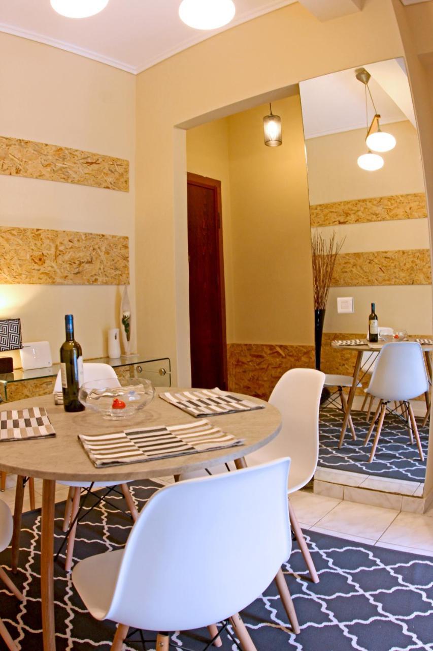 Stylish City Center Garden Apartment Atene Esterno foto